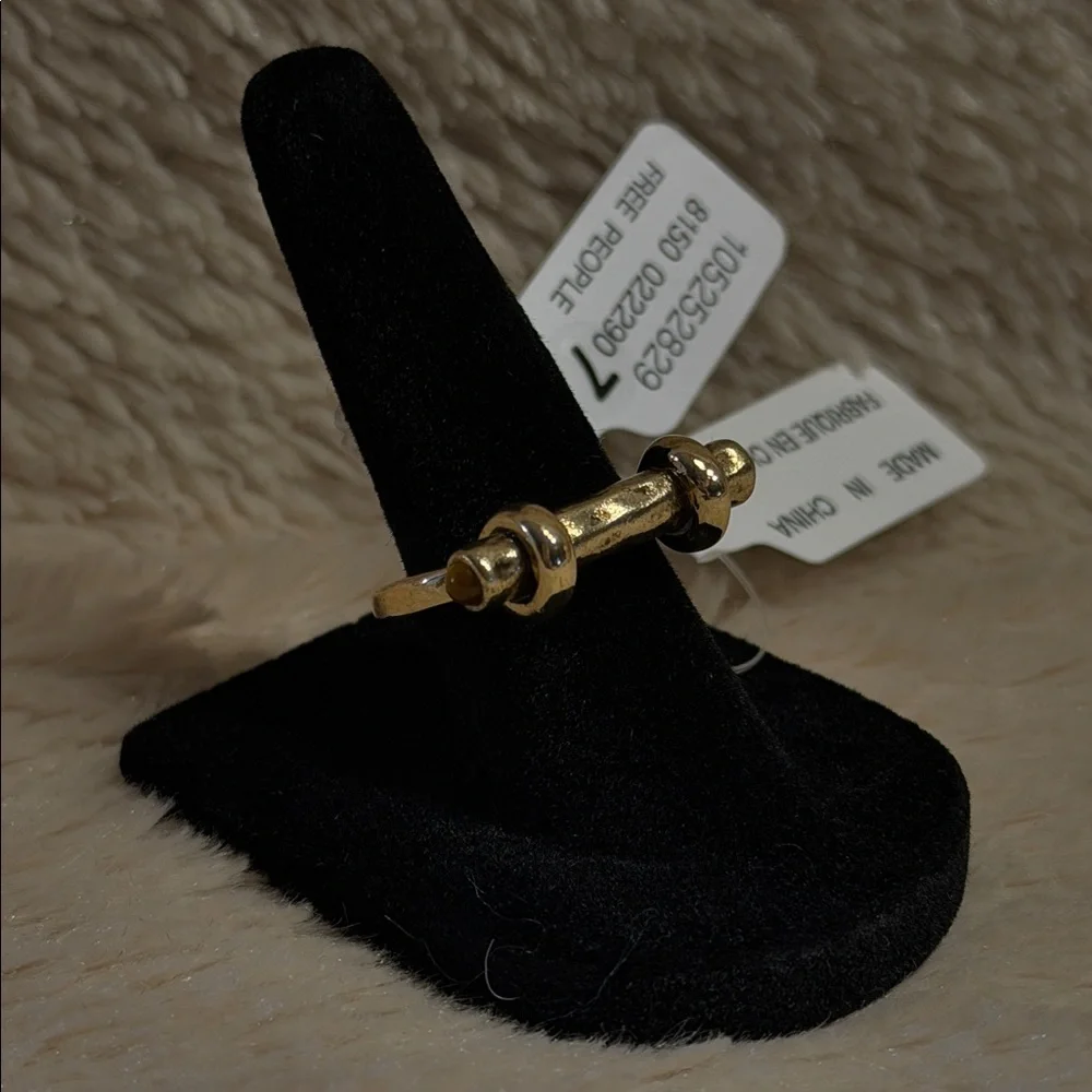 FREE PEOPLE On Lock Ring - Picture 5 of 10